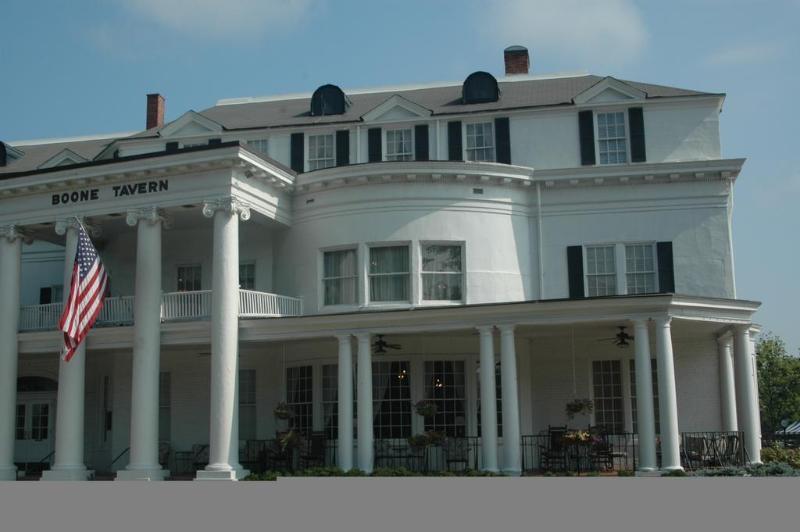 Historic Boone Tavern Берия Екстериор снимка