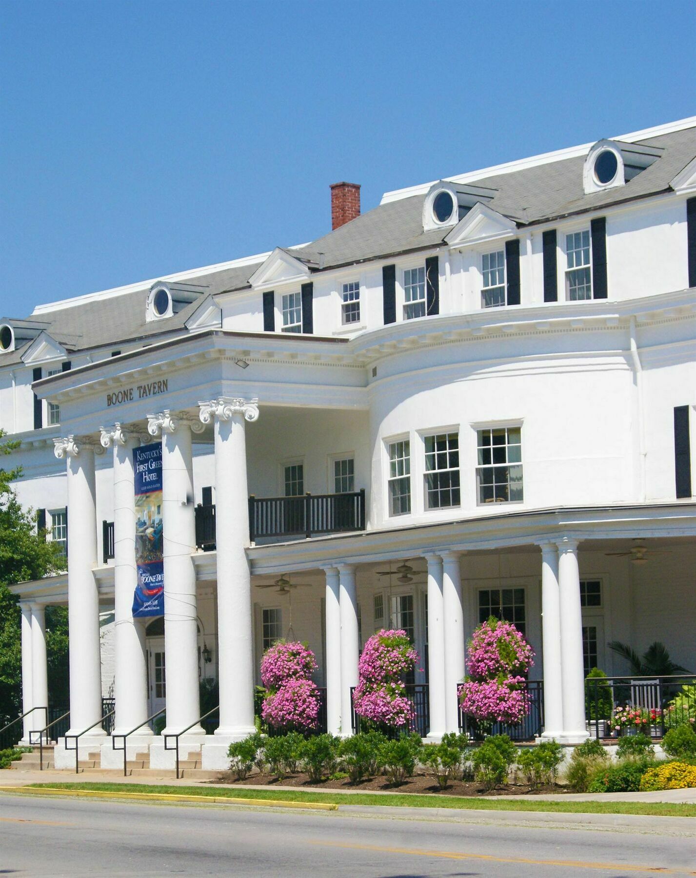 Historic Boone Tavern Берия Екстериор снимка